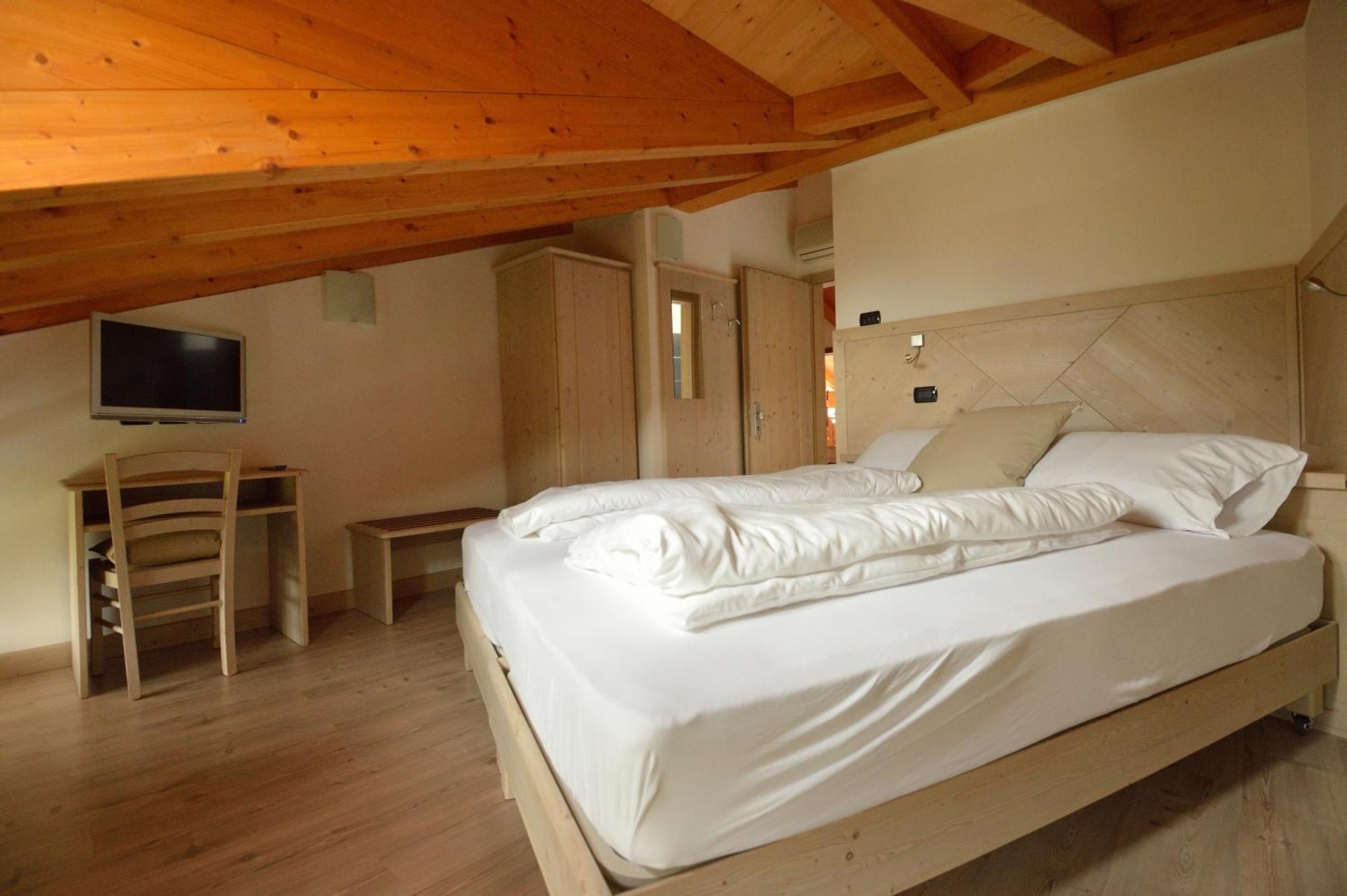 Bed and Breakfast Ai Vellutai Ала Екстер'єр фото